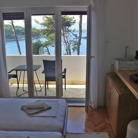 Covahouse Apartment Jelsa  Exterior photo