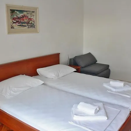 Covahouse Apartment Jelsa  Exterior photo