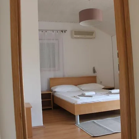 Covahouse Apartment Jelsa  Exterior photo