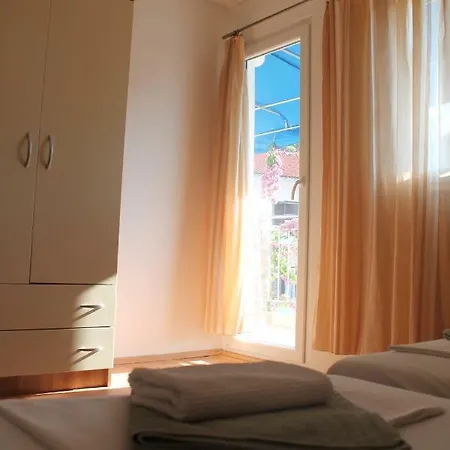 Covahouse Apartment Jelsa  Exterior photo