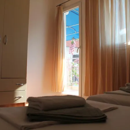 Covahouse Apartment Jelsa  Exterior photo