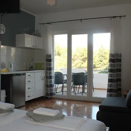 Covahouse Apartment Jelsa  Exterior photo