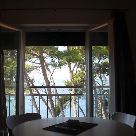 Covahouse Apartment Jelsa  Exterior photo